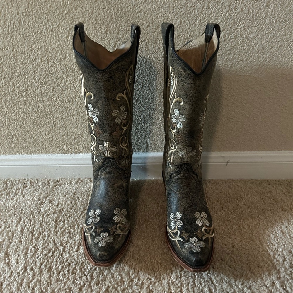 LD Black- Multi color floral boots. Size 8 1/2, circle G